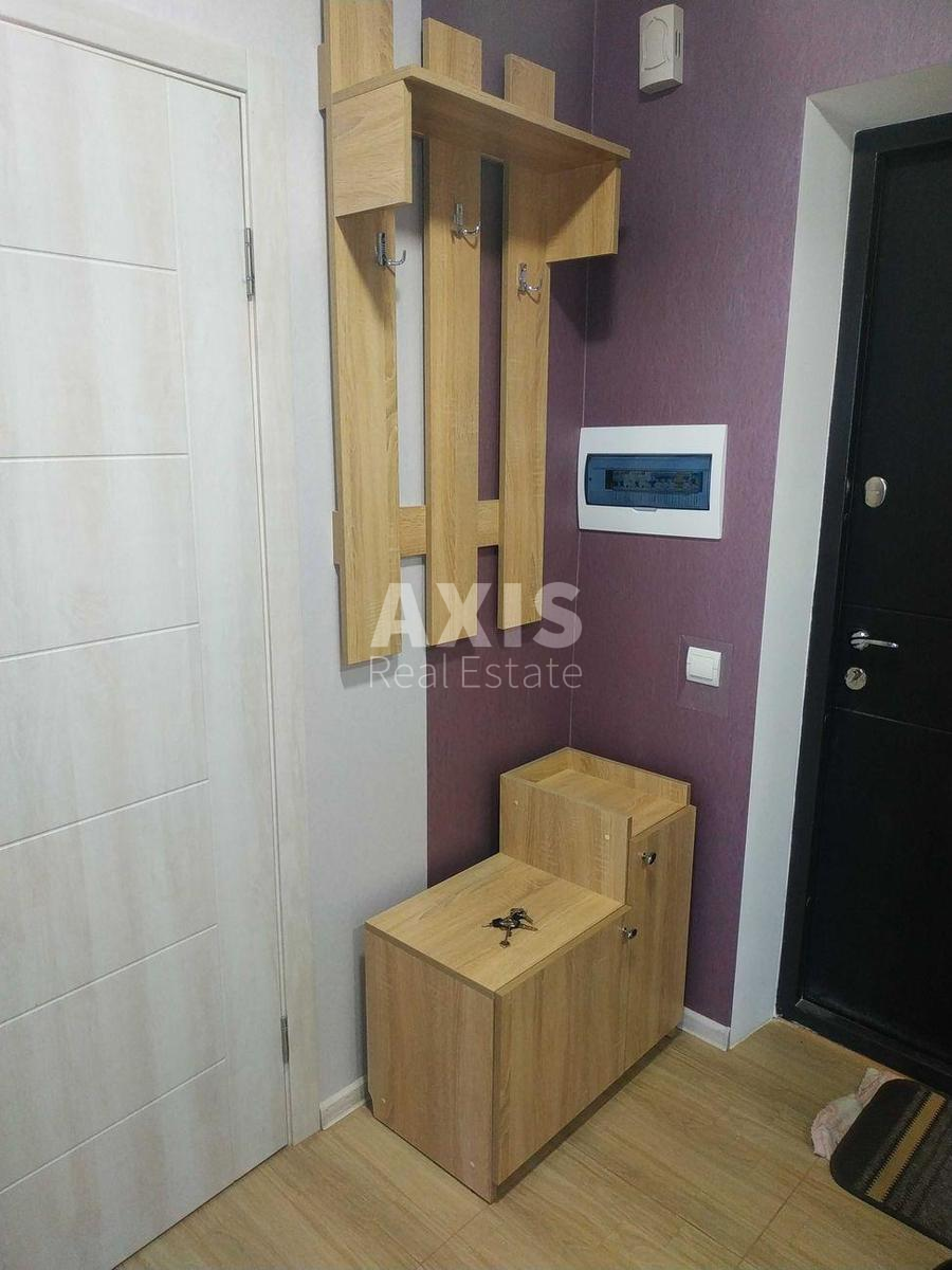 1k apartment vul. Sverstjuka Jevgena 6В4