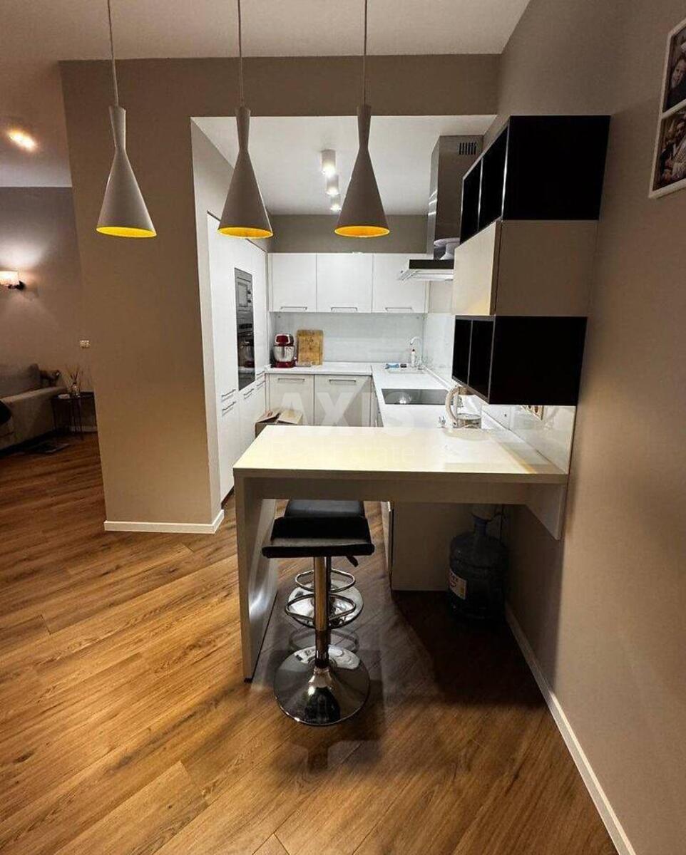 3k apartment vul. Glybochyc'ka 32Б
