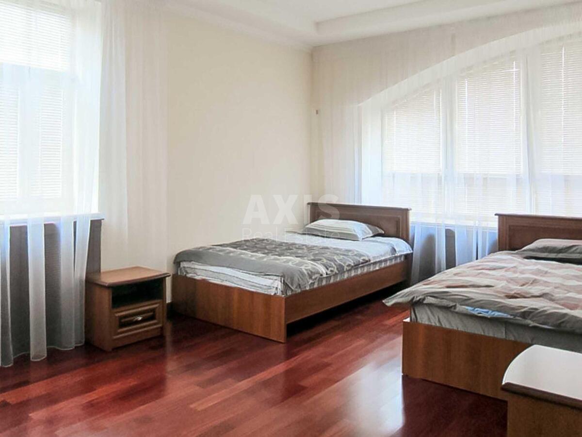 3k apartment vul. Irynyns'ka 5/246