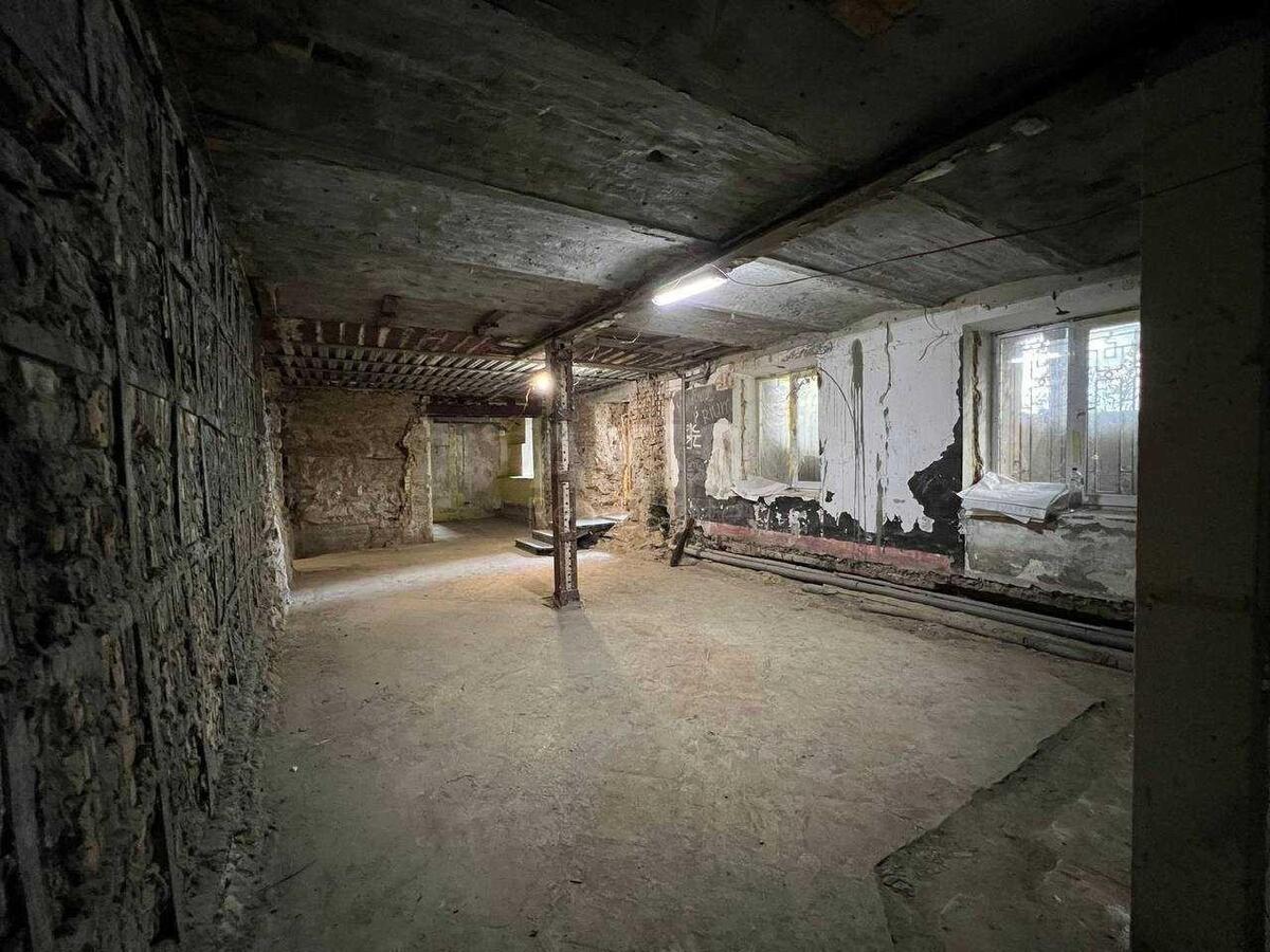 Trade object vul. V'jacheslava Lypyns'kogo 10, 152m21