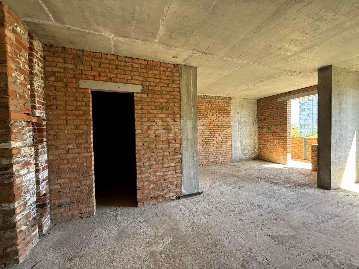 1k apartment vul. L'vivs'ka 15614042