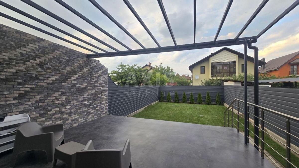 House vul. Berezova, 300m2, Kyiv city6135720