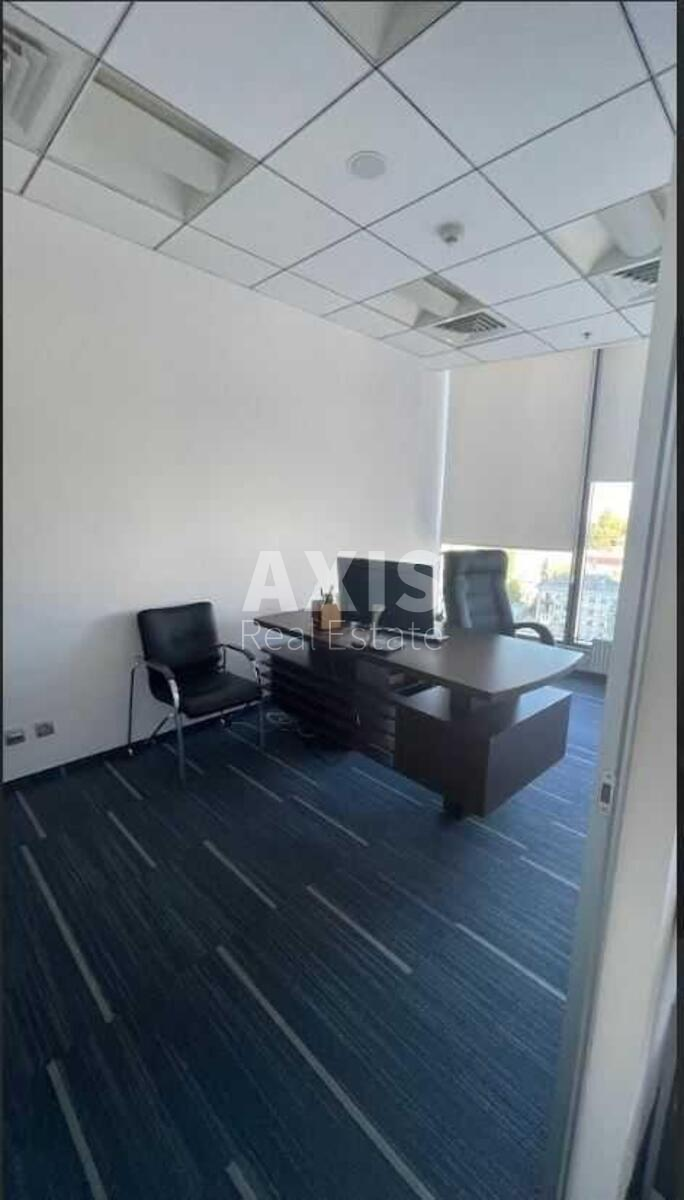 Office pl. Sportyvna 1А, 310m22