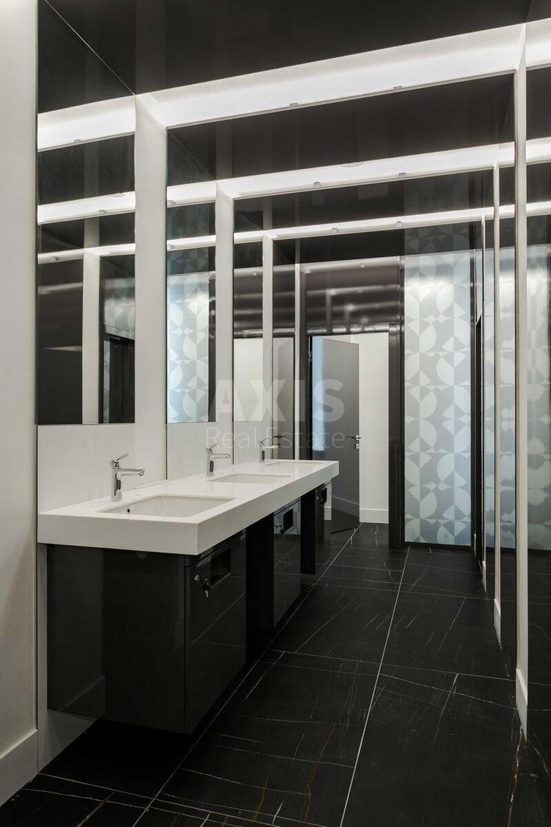 Office pr-t Berestejskij 67, 8500m26119912