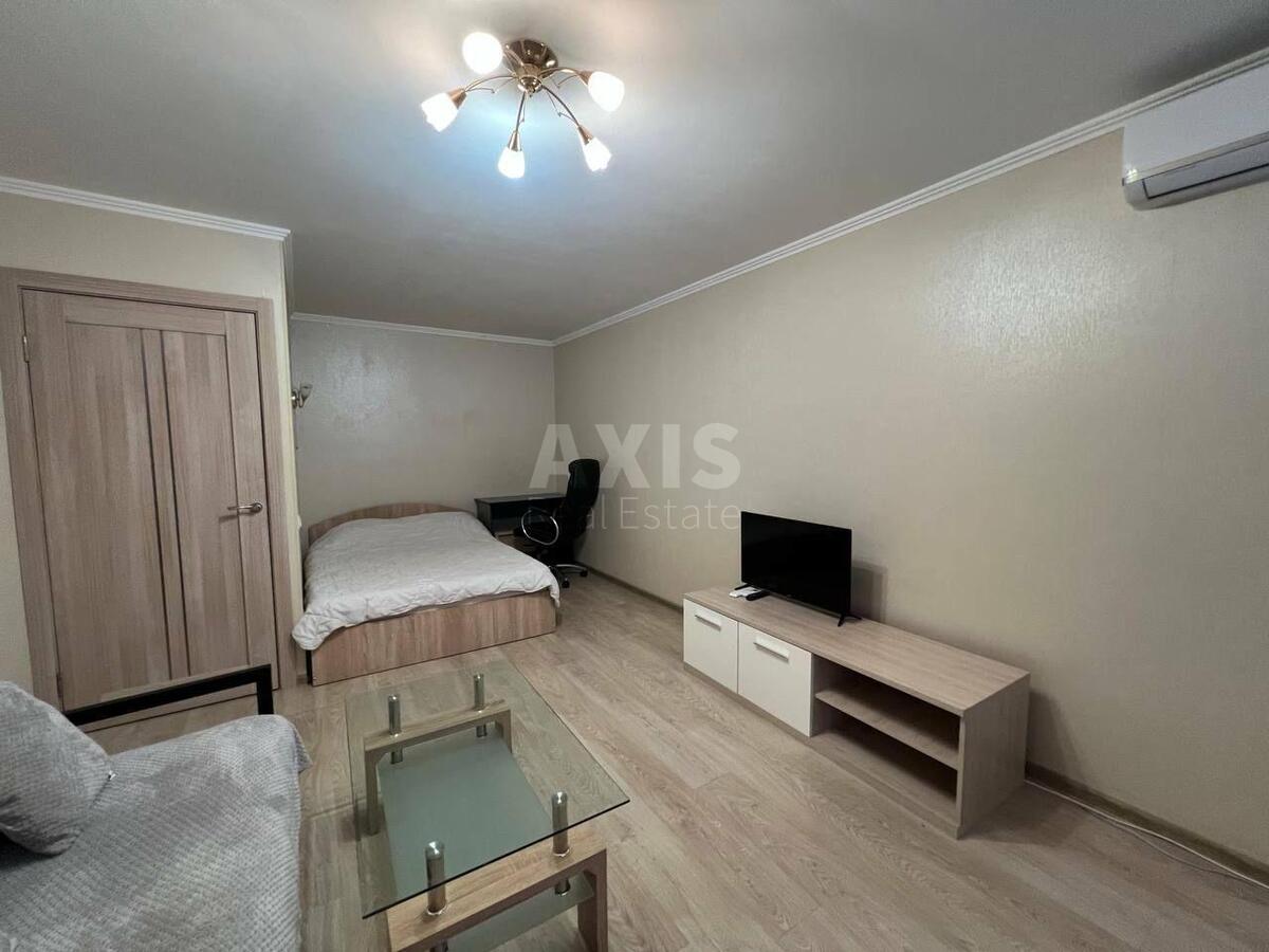 1k apartment uzv. Klovs'kyj 202