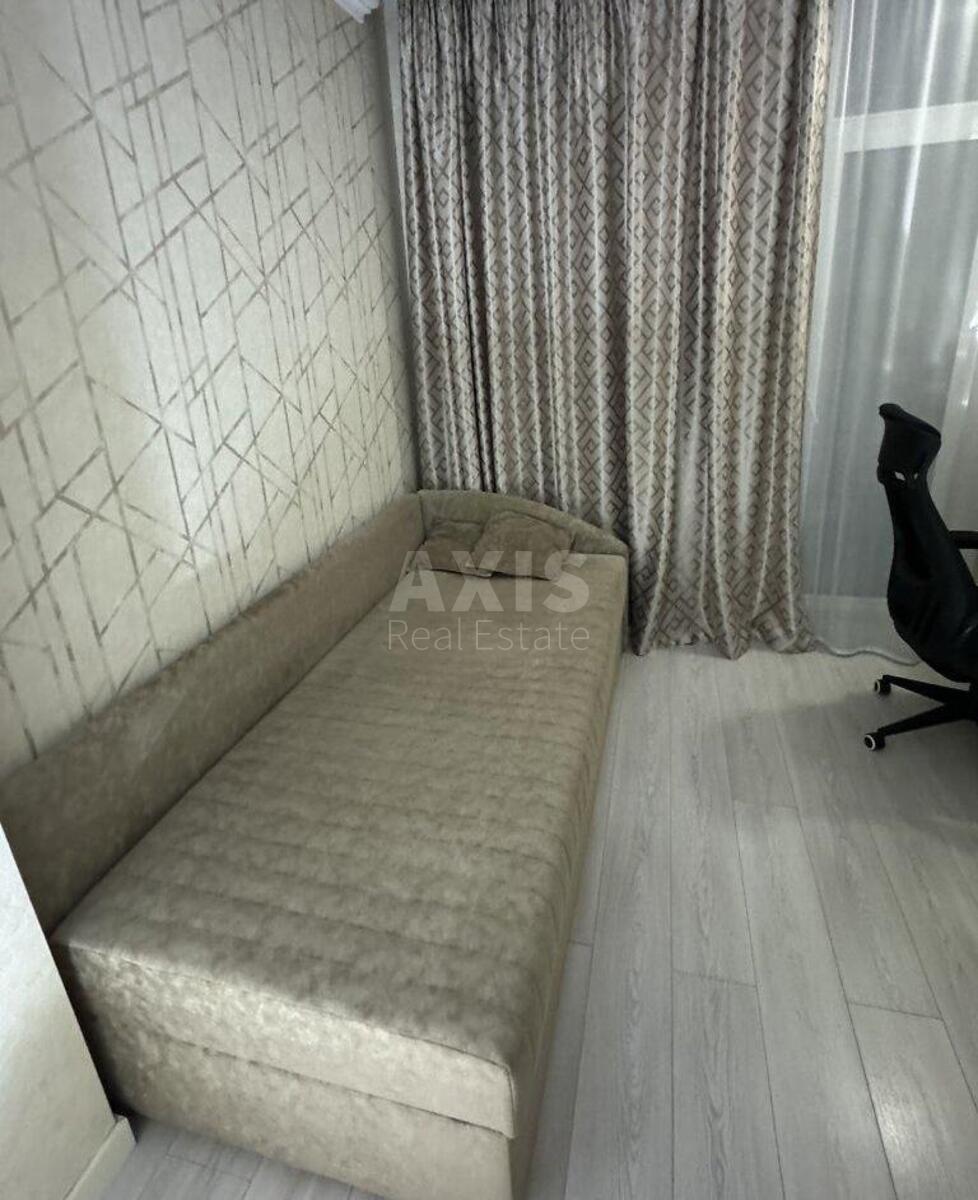 3k apartment vul. Kahovs'ka 62А4