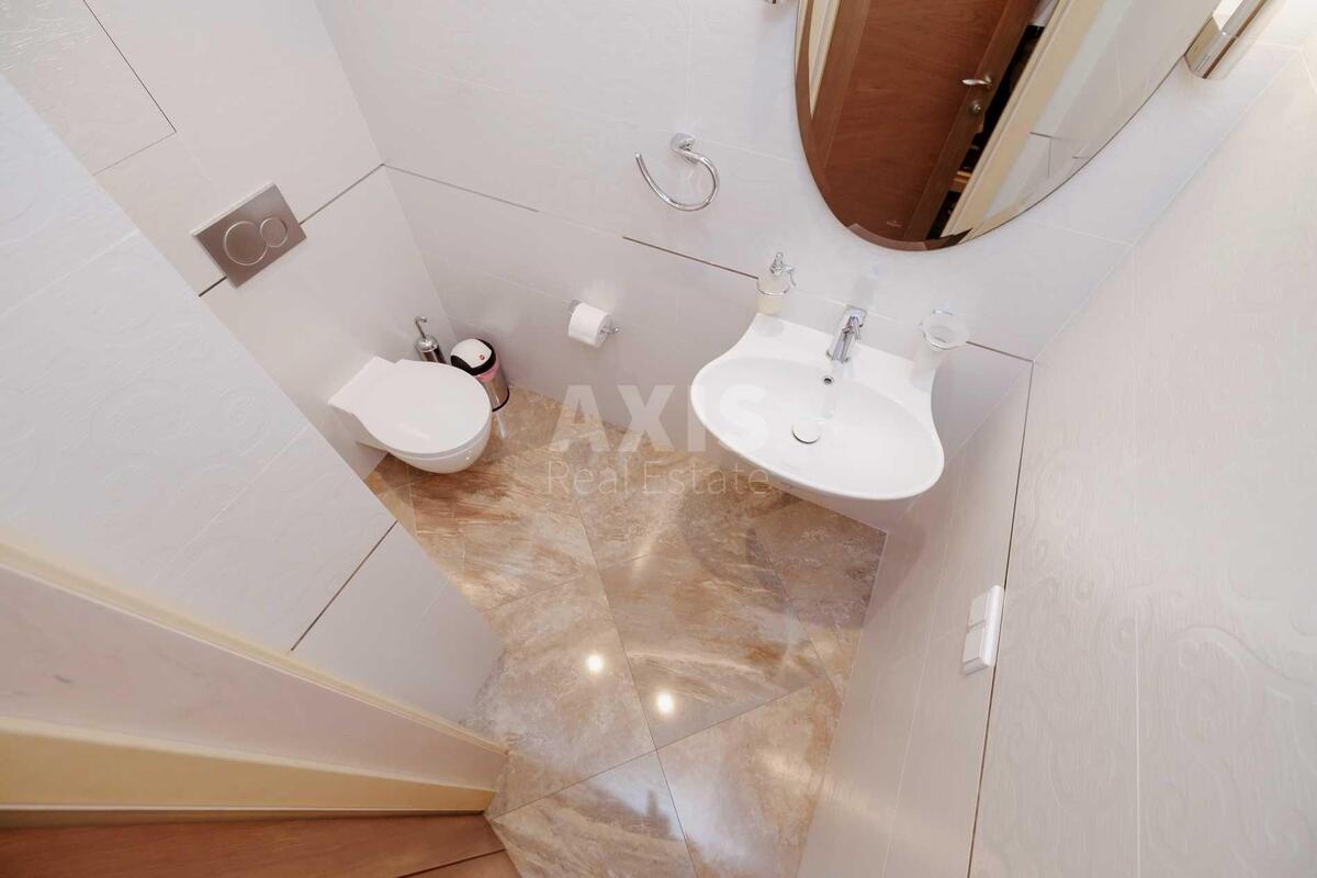 3k apartment vul. Jevgena Konoval'cja 36В6