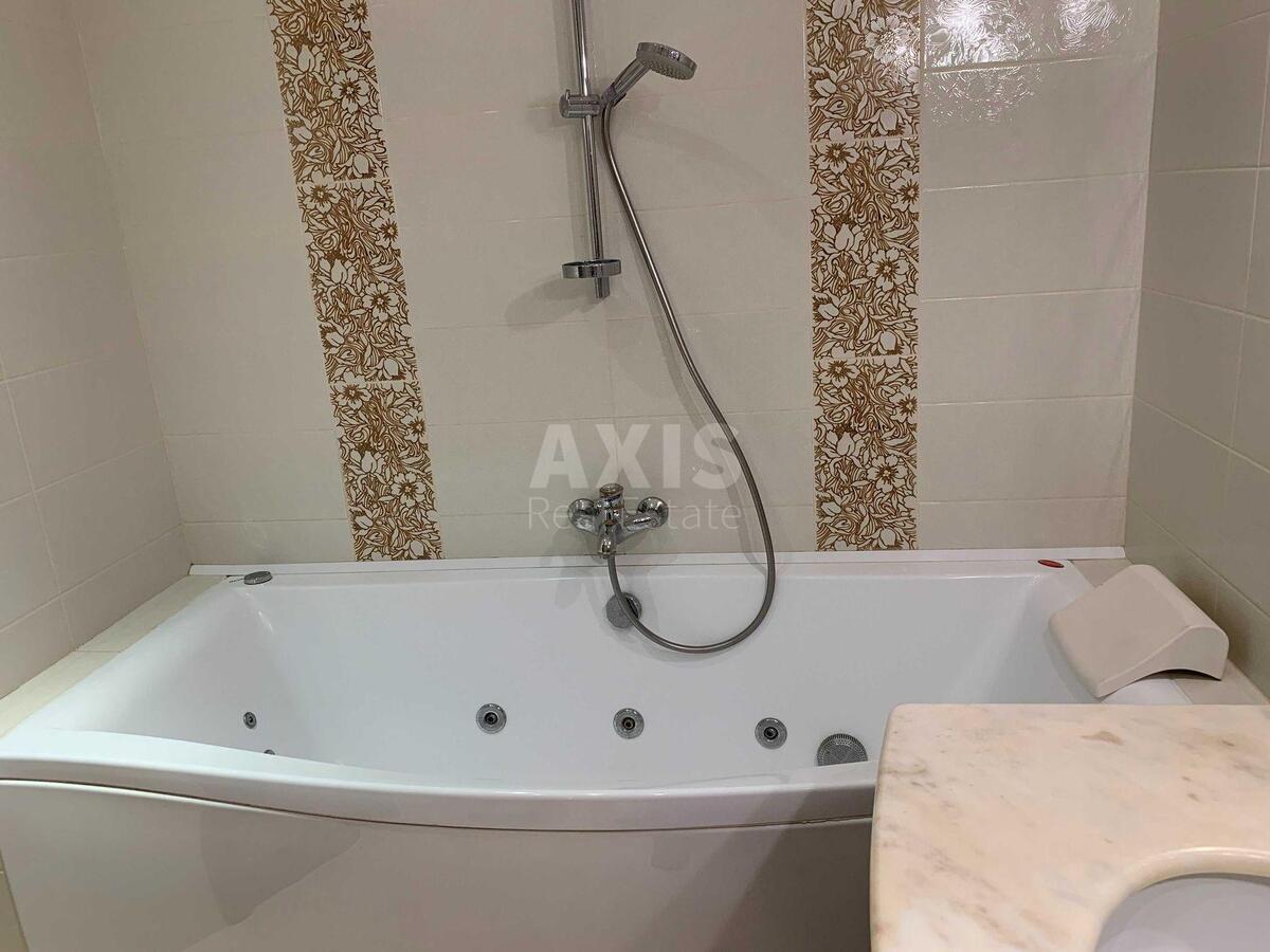 4k apartment vul. Sribnokil's'ka 16182018