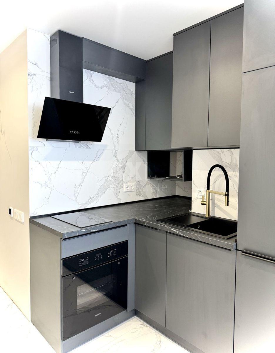 1k apartment vul. Bulahovs'kogo Akademika 1Б