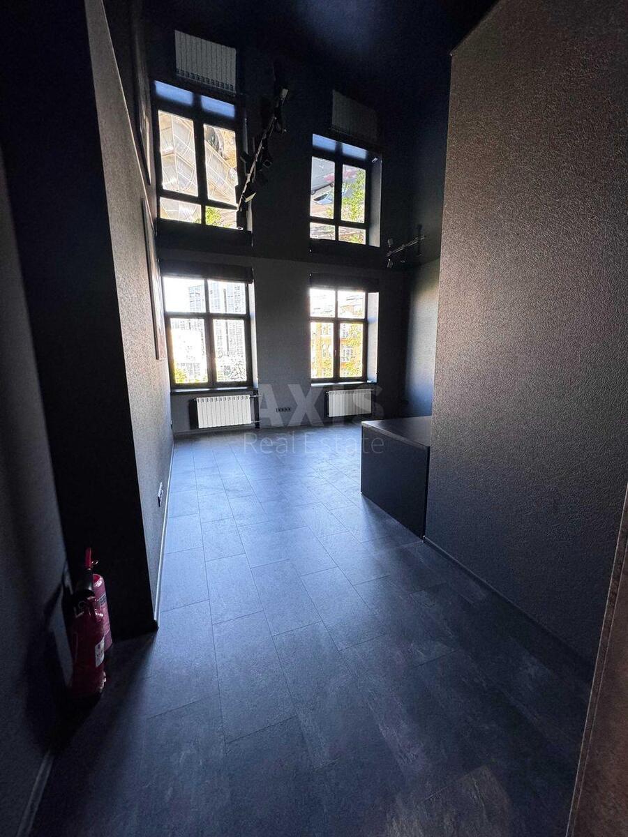 Office vul. Turgenjevs'ka 82, 280m23