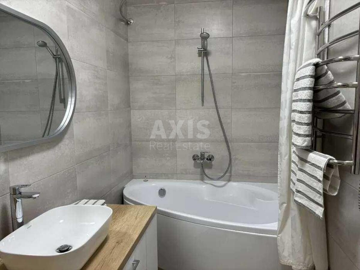 1k apartment vul. Lypkivs'kogo Vasylja Mytropolyta 118