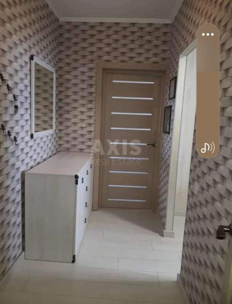 1k apartment vul. Myloslavs'ka 25