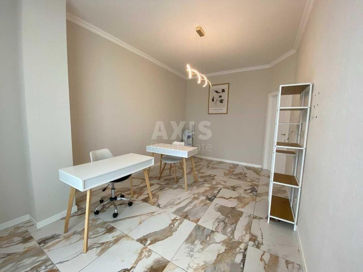 Office vul. Zhyljans'ka 68, 50m24