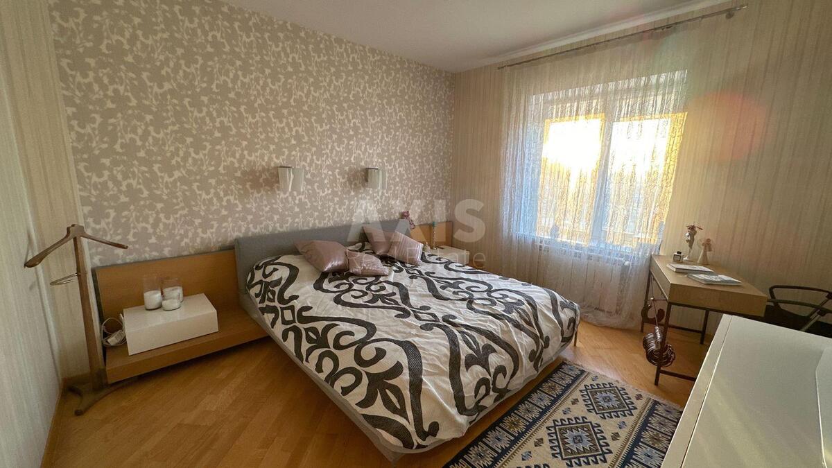 5k apartment vul. Dmytrivs'ka 692