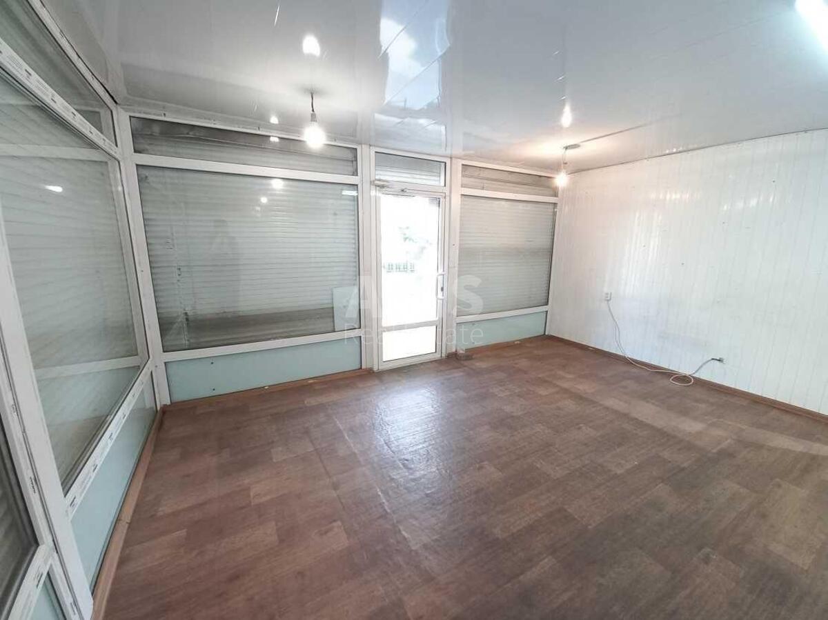 Trade object vul. Urlivs'ka 11/44, 20m22