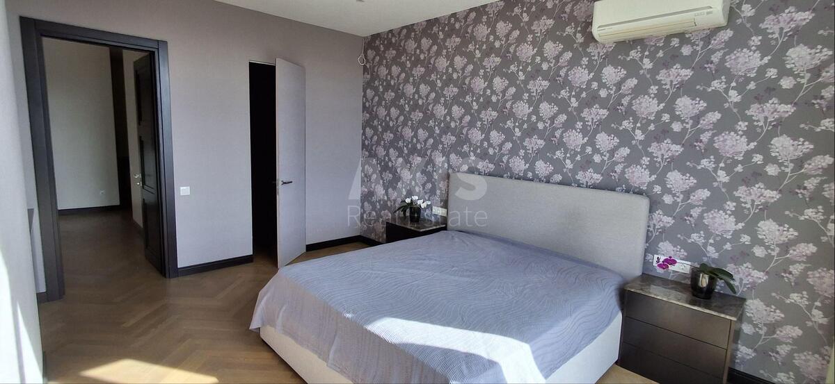 1k apartment bul. Darnyc'kyj 8Б3