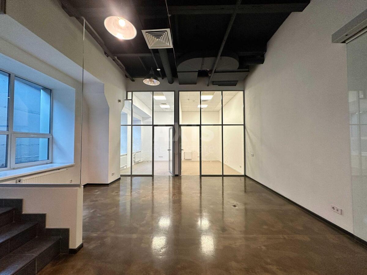 Office vul. Ohtyrs'ka 7, 700m22