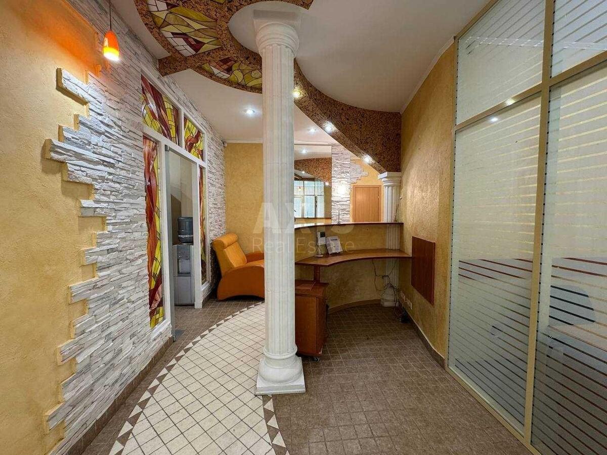 Офис ул. Дмитриевская 56Б, 125м22