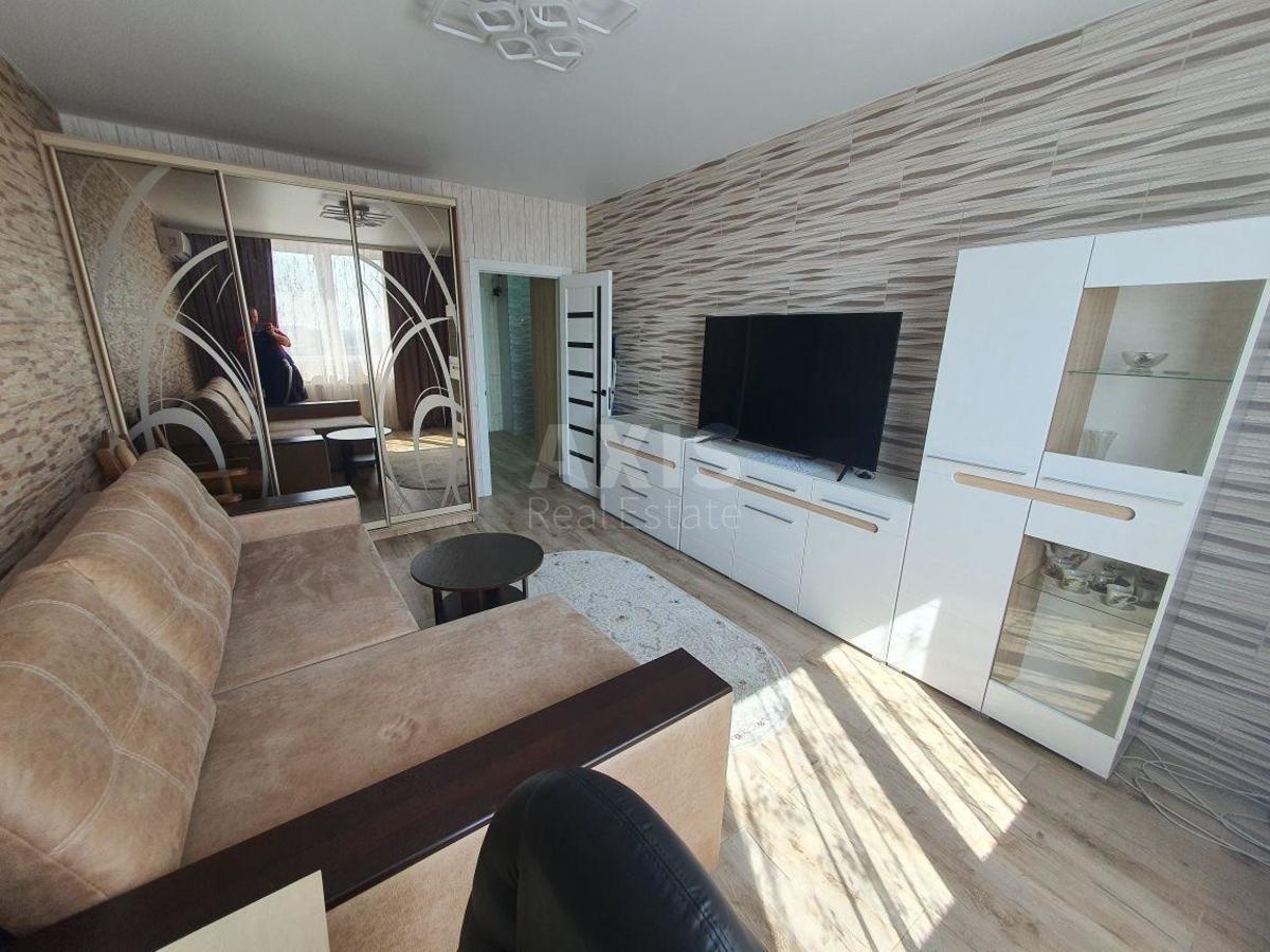 2k apartment vul. Myhajla Maksymovycha 3Г1