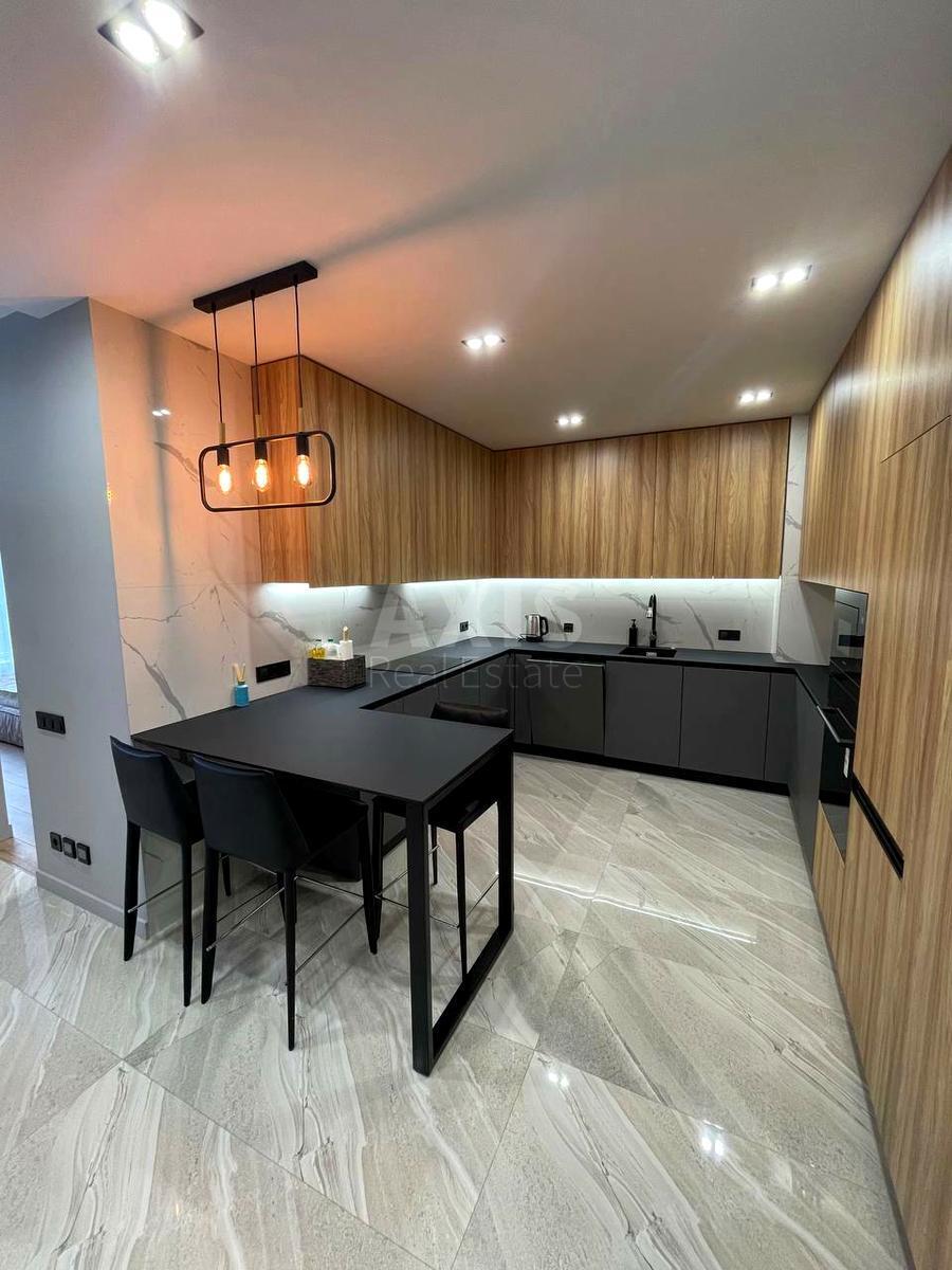 3k apartment vul. Antonovycha 118