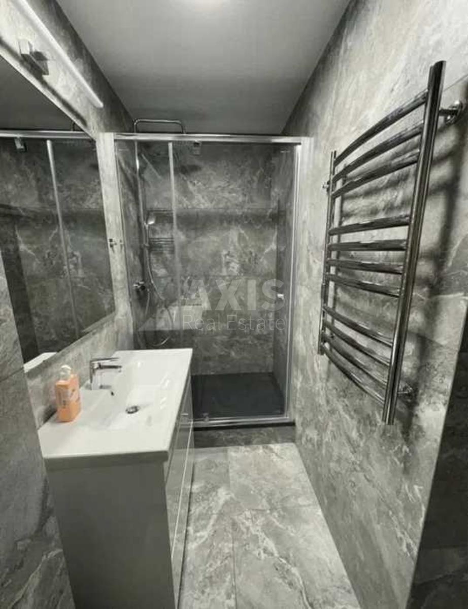 2k apartment vul. Zhyljans'ka 685