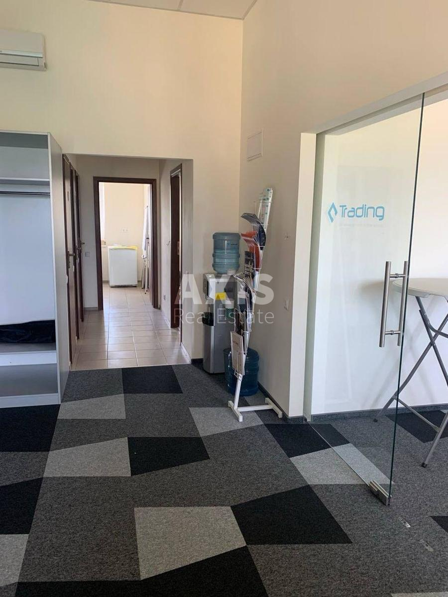 Service object vul. Mezhygirs'ka 87А, 144m23
