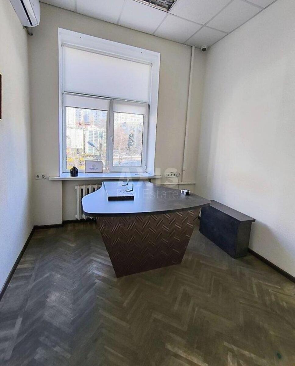 Office vul. Sichovyh Stril'civ 77, 58m21