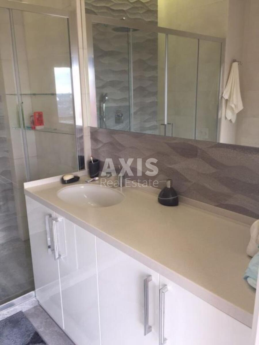 2k apartment vul. Zhyljans'ka 1184