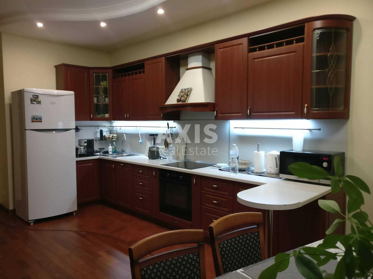 3k apartment vul. Jevgena Konoval'cja 44А