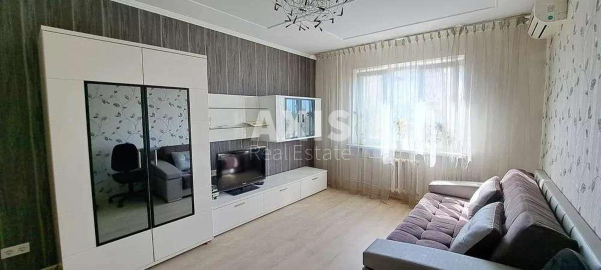2k apartment vul. Mykytenka Ivana 160