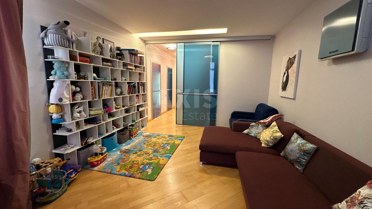 5k apartment vul. Dmytrivs'ka 693