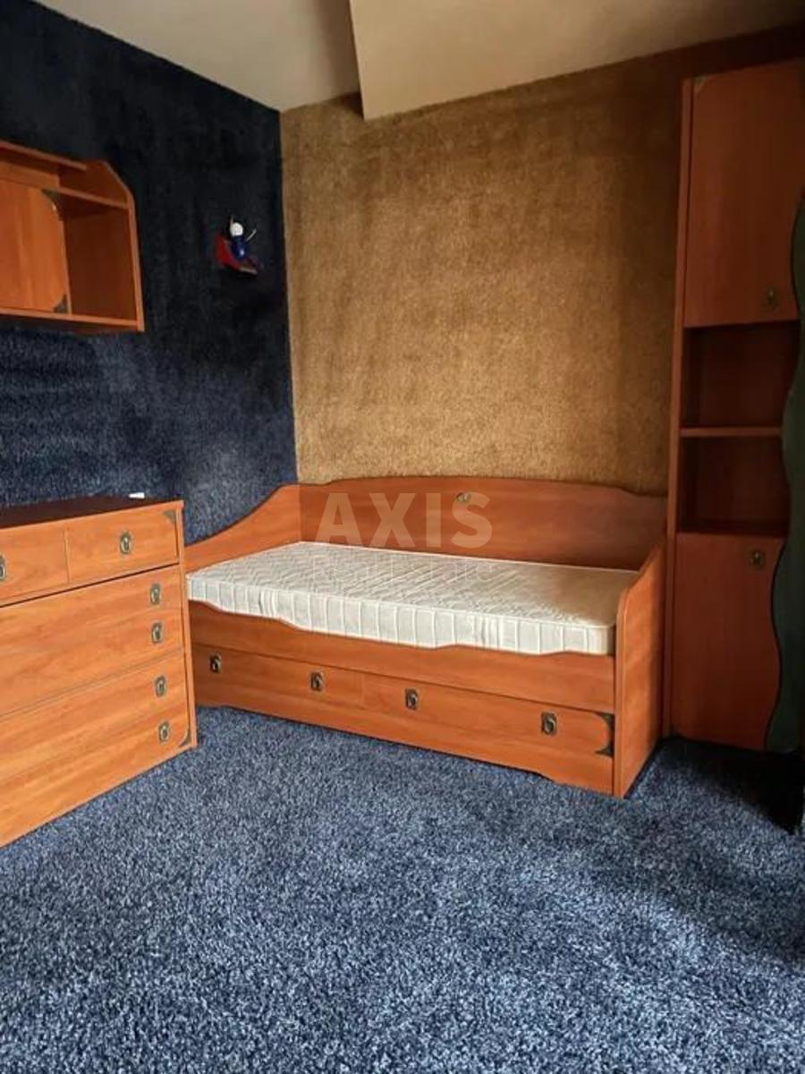 4k apartment vul. Sverstjuka Jevgena 52В4