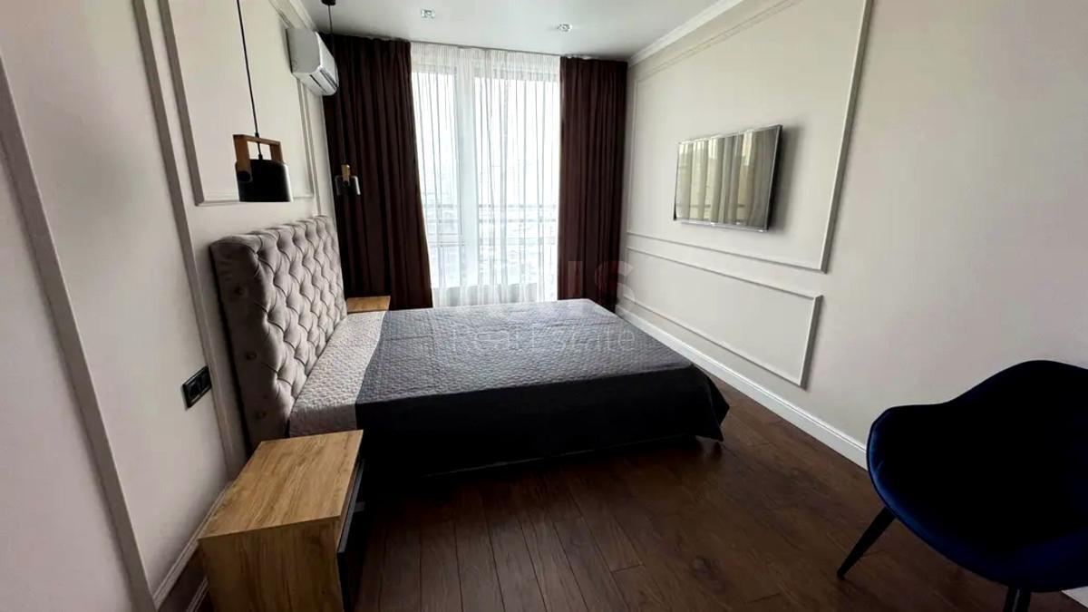 2k apartment nab. Dniprovs'ka 18639873