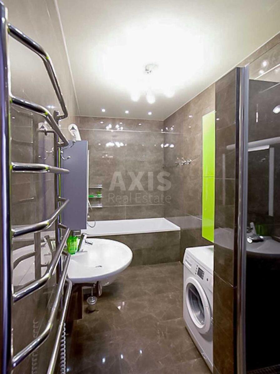 3k apartment vul. Irynyns'ka 5/248