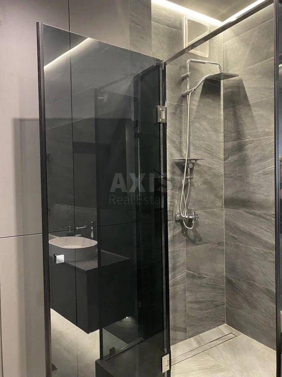 2k apartment vul. Preobrazhens'ka 8Б9