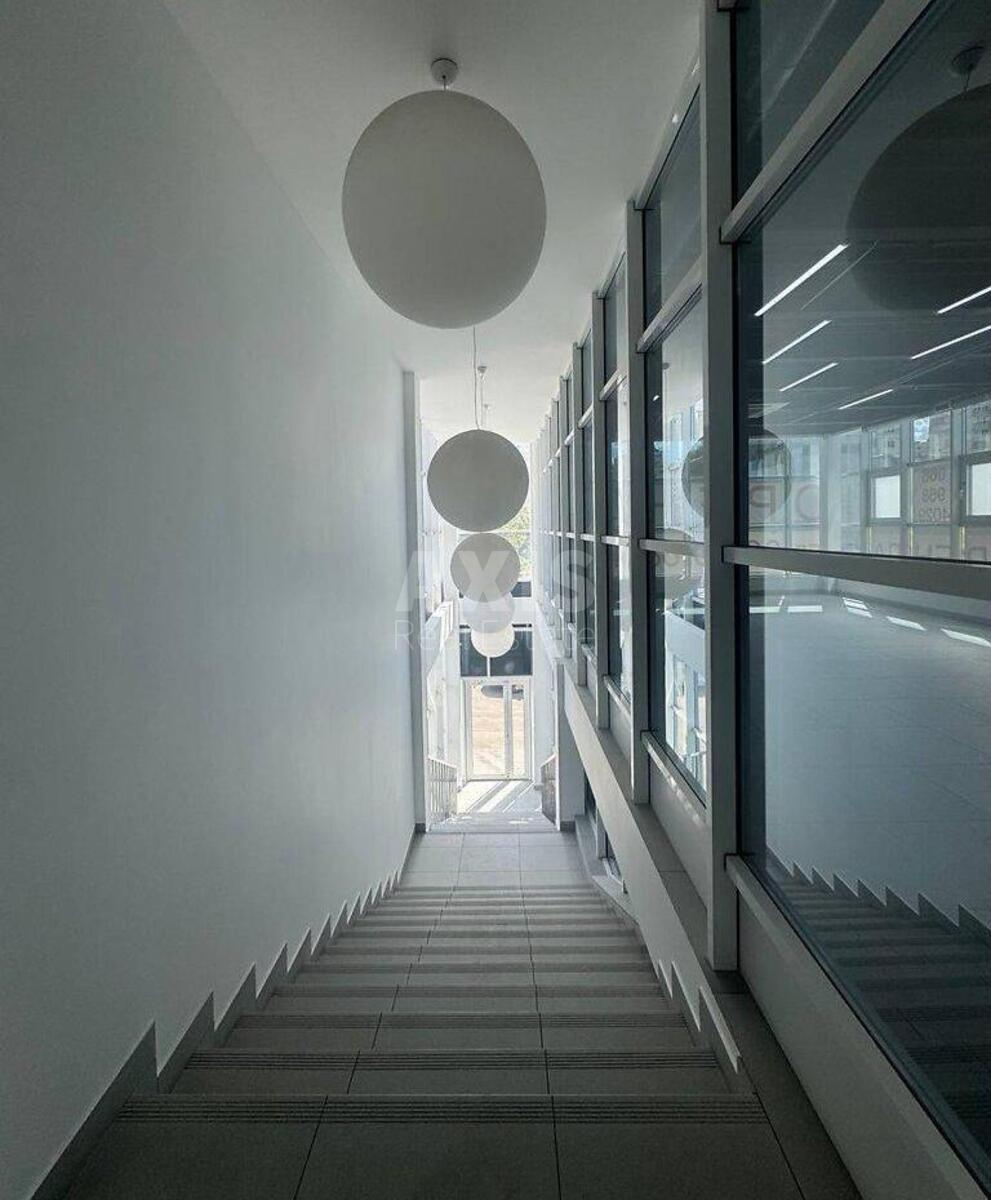 Об'єкт торгівлі вул. Героїв Дніпра 43, 162м2607607