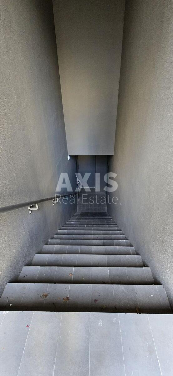 Объект сервиса ул. Александра Олеся 10, 81м2596942