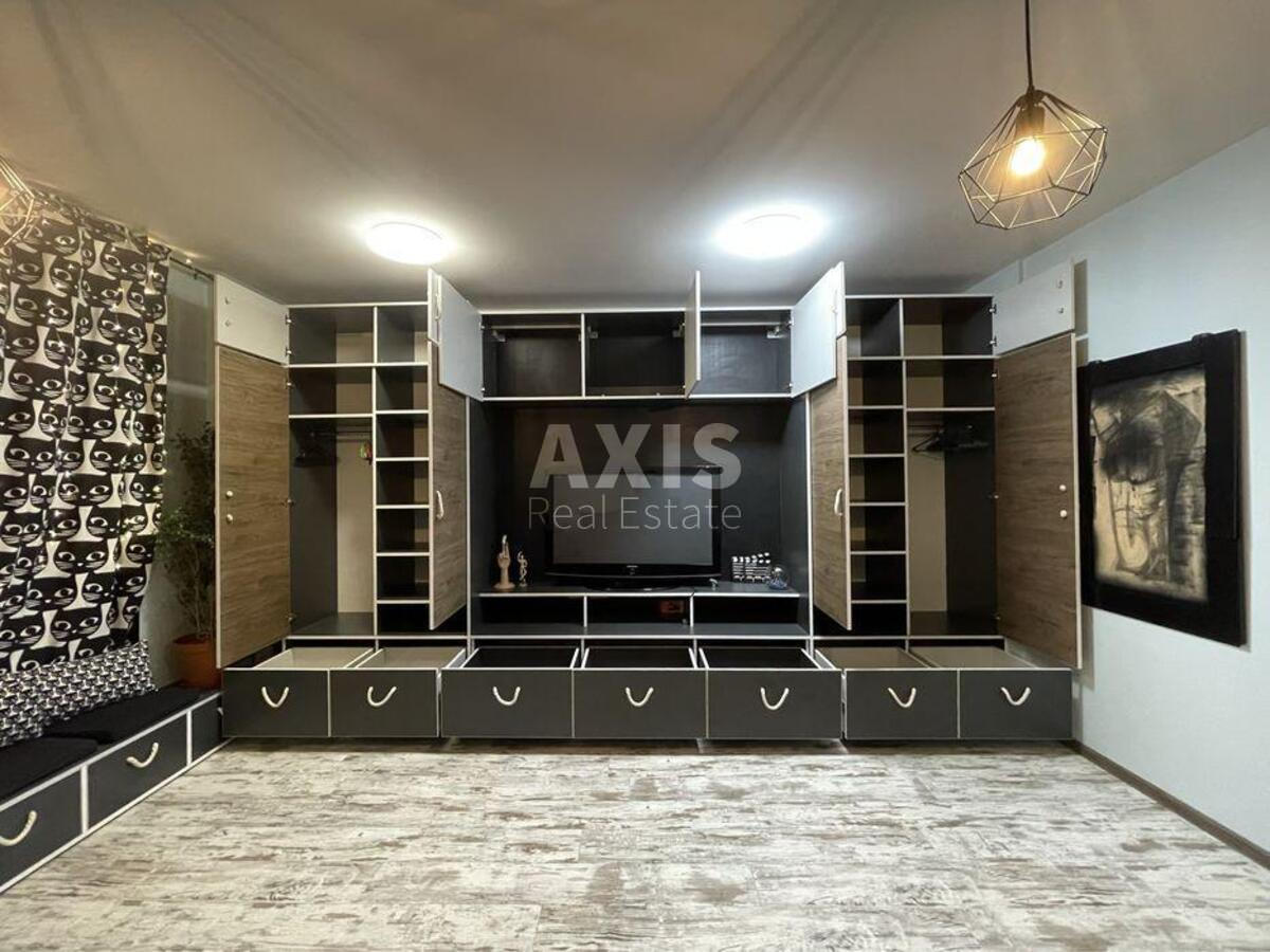 2k apartment vul. Metrologichna 109