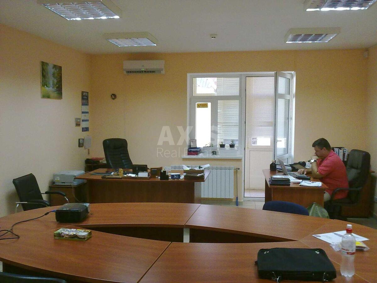 Office prov. Jaroslavs'kyj 7/9, 155m2581094
