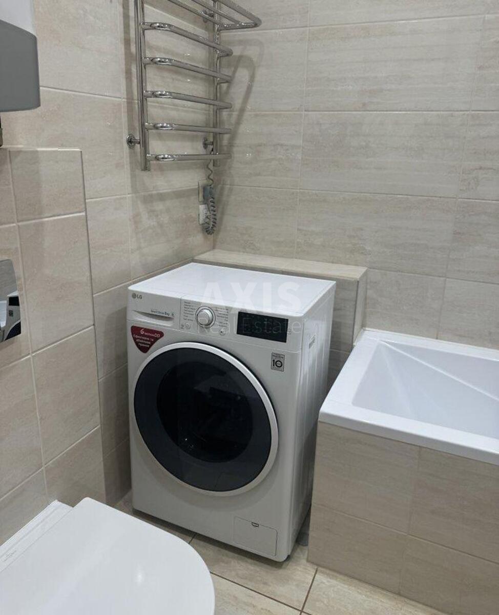 3k apartment vul. Kahovs'ka 62А6