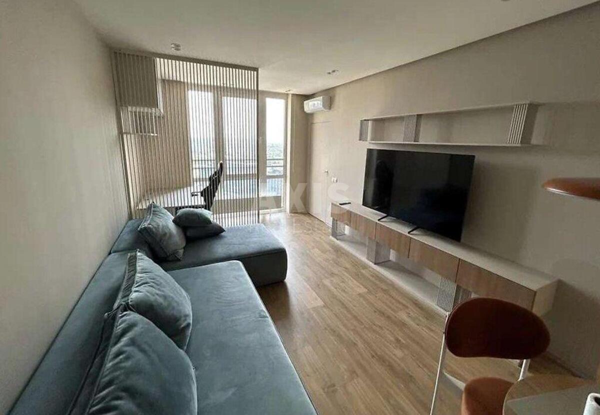1k apartment nab. Dniprovs'ka 1А0