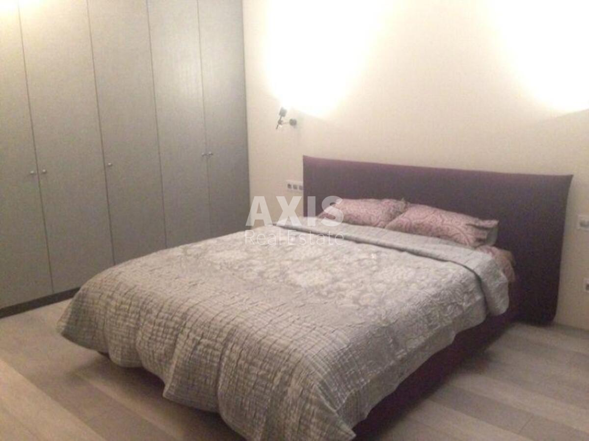2k apartment vul. Zhyljans'ka 1185