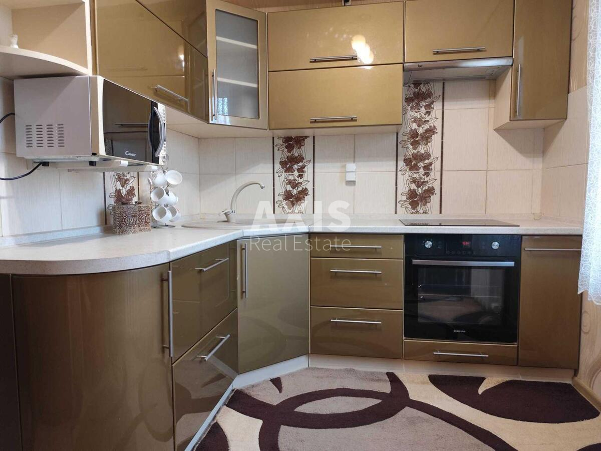 2k apartment vul. Александры Эстер 10/8761950