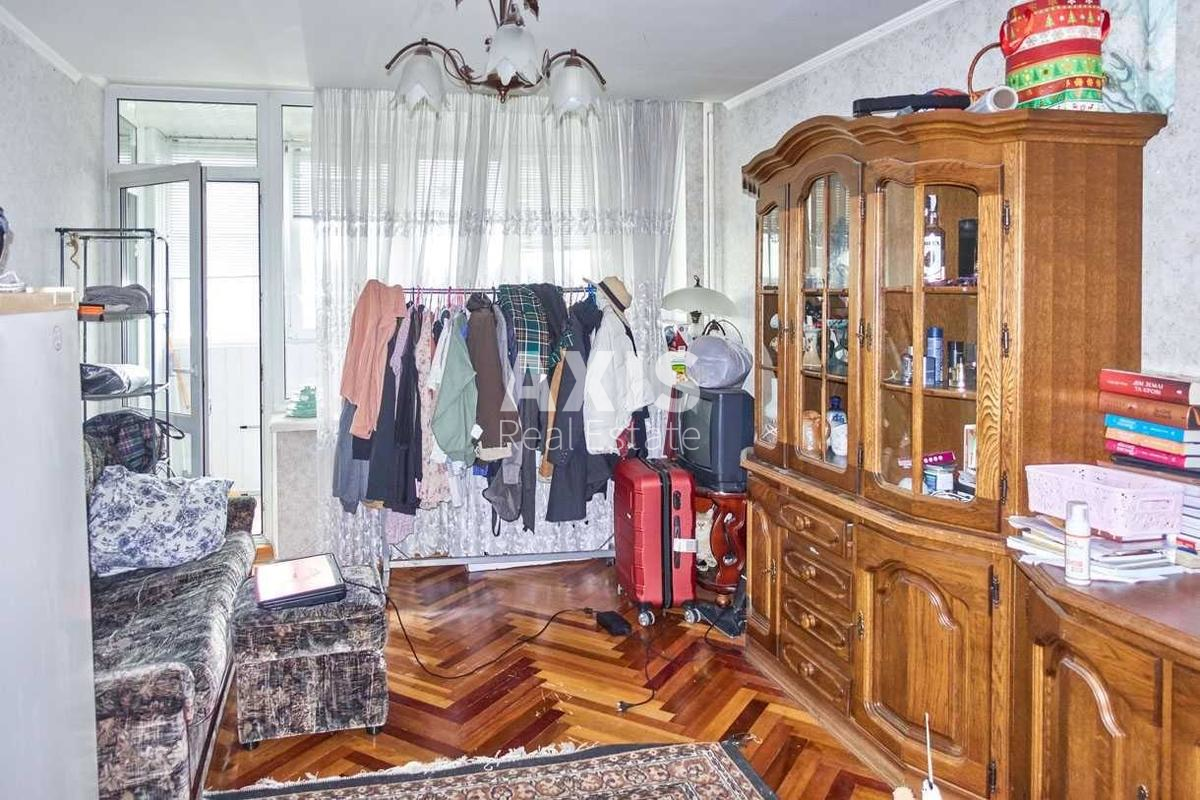 3k apartment nab. Dniprovs'ka 30