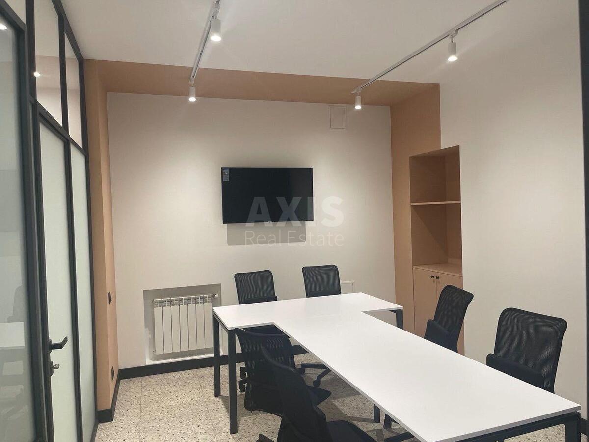 Office prov. Kozlovs'kogo Ivana 4, 48m21