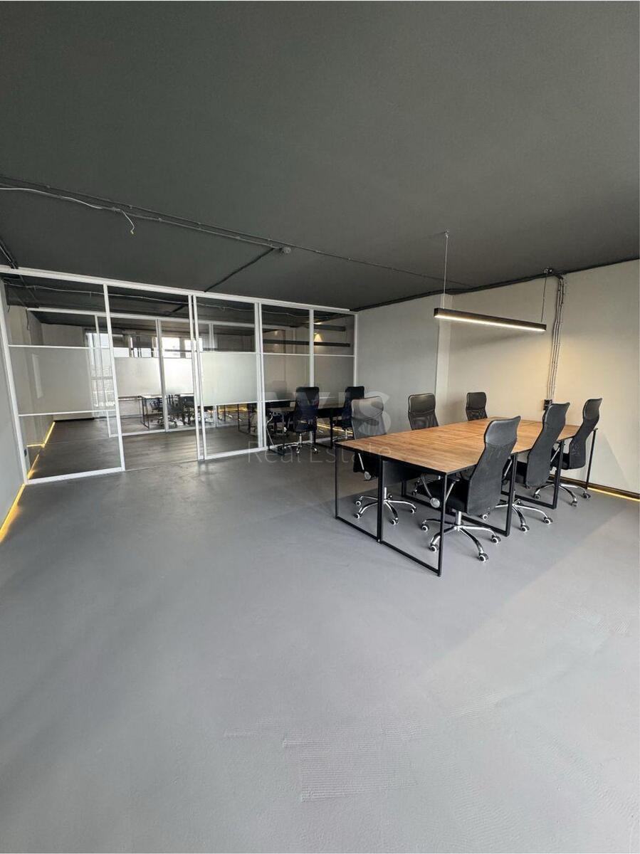 Office vul. Panasa Myrnogo 1, 135m2