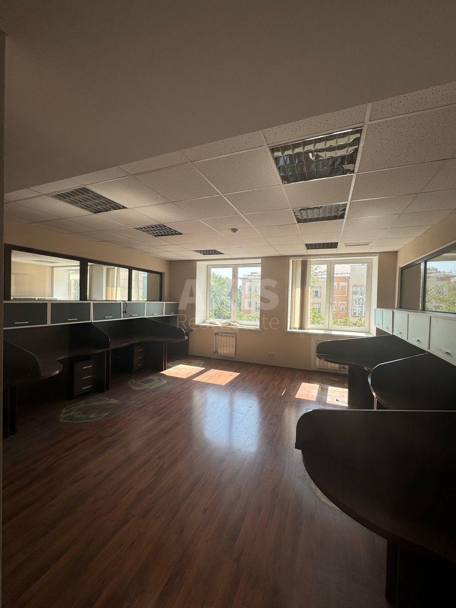 Office vul. Sichovyh Stril'civ 37/41, 890m23