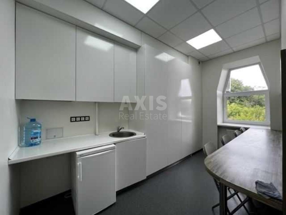 Office vul. Vozdvyzhens'ka 51А, 152m25