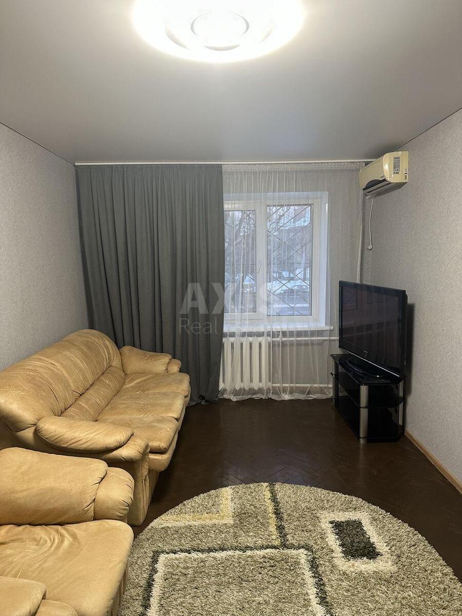 1k apartment pr-t Leonida Kadenyuka 9639712