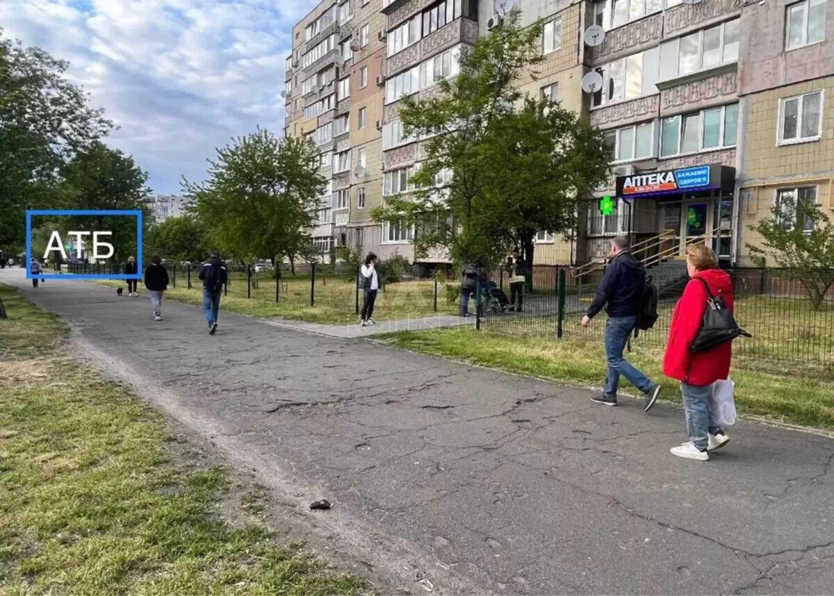 Объект торговли ул. Ревуцкого 35, 78м2